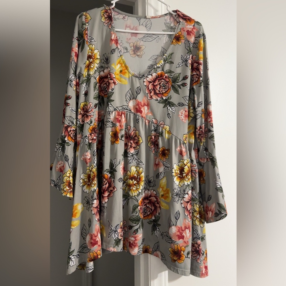 Floral V-Neck Top